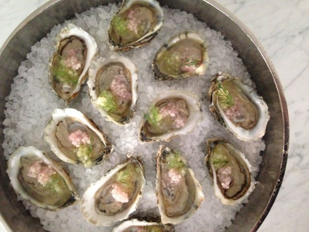 A Great Shucking Shindig: How to Host an Oyster Party in 10 Steps. Via @Henrietta_Red. spr.ly/6014B2XOw