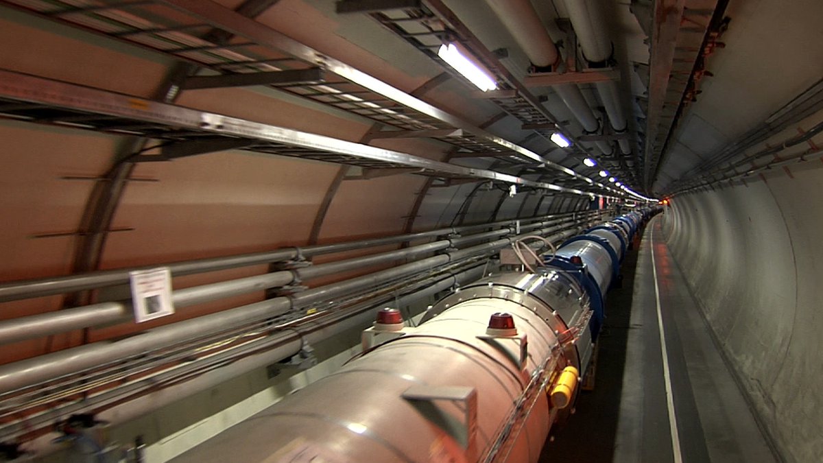 AsteroidEnergy's tweet photo. RT @ScienceChannel The Large Hadron Collider has 4,000 miles (6400 km) of cabling. #ParticleX https://t.co/DiHimF8K17
