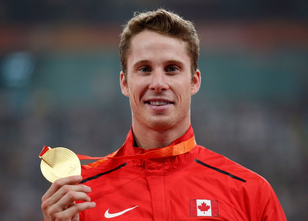 Bravo #derekdrouin, qui arrive à sauter plus haut que mon plafond (2.38 m)! #mignon <3 #rio2016 #TeamCanada