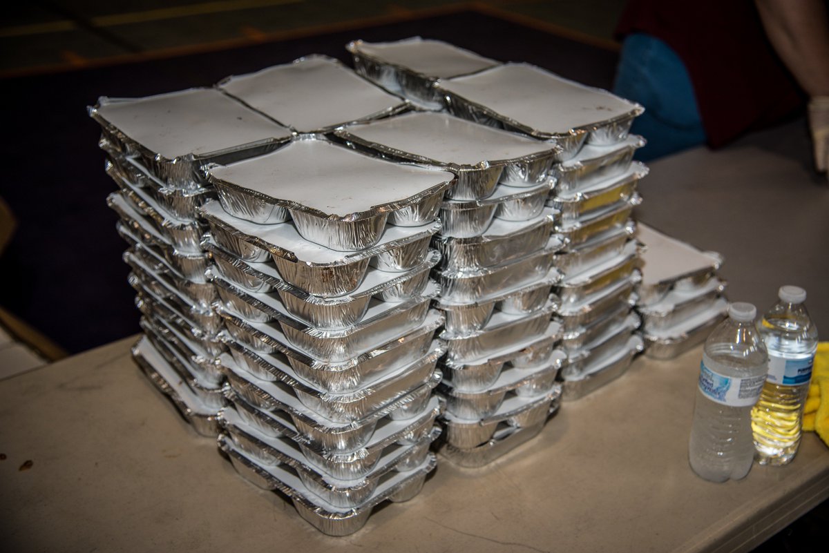OpBBQRelief's tweet photo. #LAflood day 1: Servicing shelters in Hammond &amp; Baton Rouge. 9,900 meals 2day; 10-12k tmrrw. Txt DONATEOBR to 41444. https://t.co/ct6zdLzc87