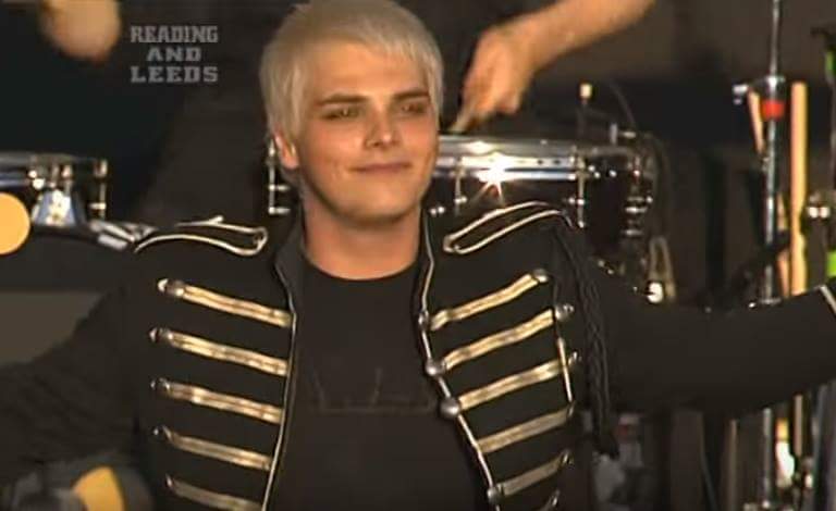 hananabilabs's tweet photo. Last night was MCR night. Miss them. Hurray for gerard smile. Miss his voice https://t.co/uAC4nwsqtW