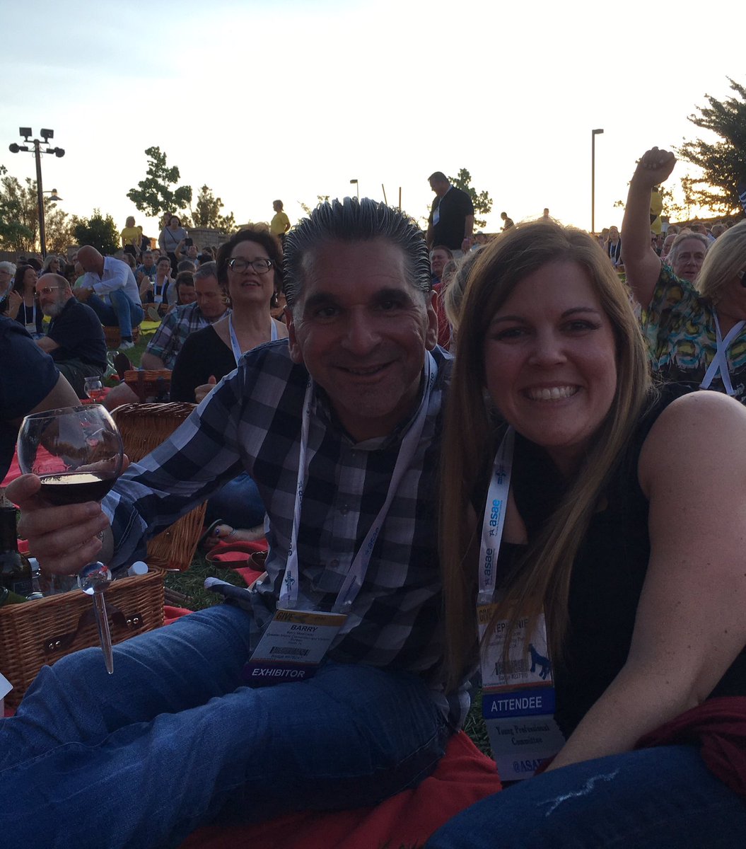 I met a celebrity at the closing tonight! <a href="/barrymmoskowitz/">barry moskowitz</a> #ASAE16