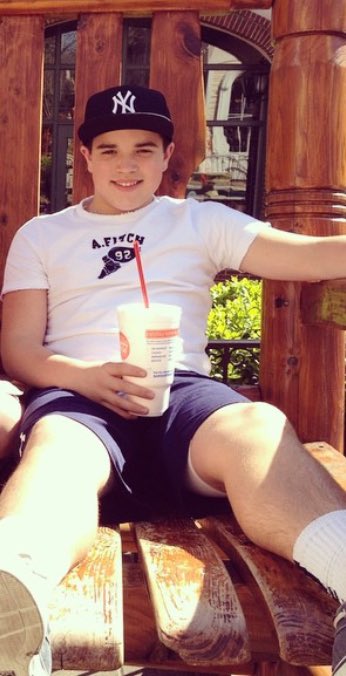 jacksonboersma's tweet photo. @HullHunter34 #sothug https://t.co/4io5F2Csvn