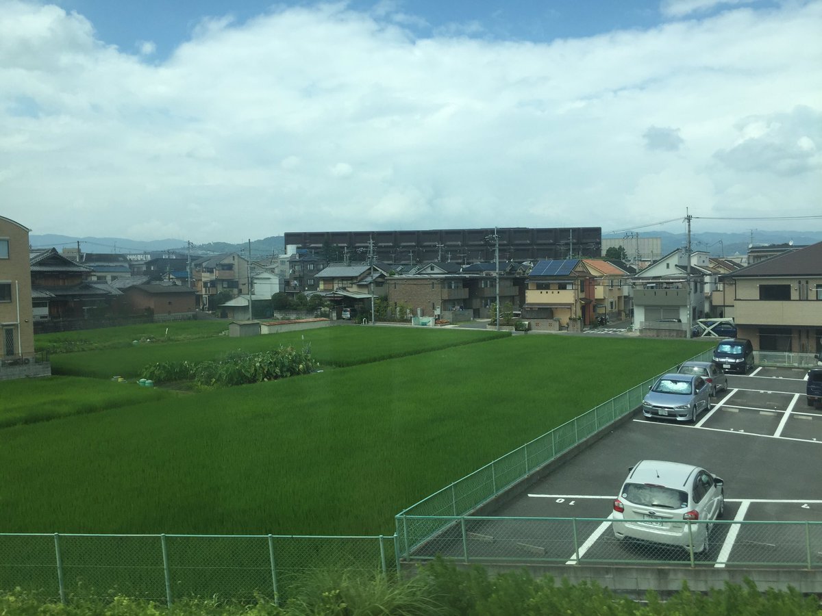 阪急から見た巨大板チョコ@高槻。