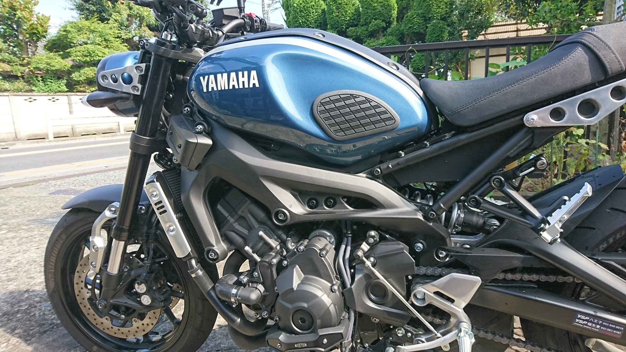 キュウタ チラ裏 Xsr900にキジマのニーグリップバッド Gbタイプ を張り付け 操作性向上は望めるが 外見は アリ ナシ