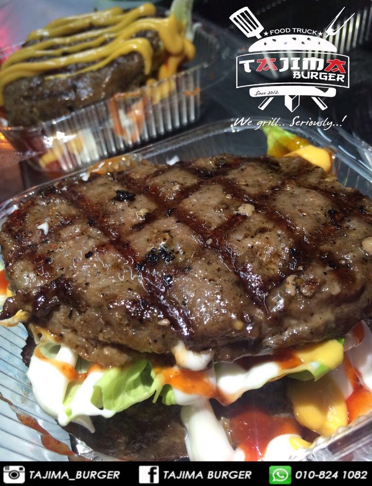 FoodPornMlaysia's tweet photo. Omg! Baru tengok gambar dah terliur. Tajima burger 😋😍💕 https://t.co/zUXW5lhNKn