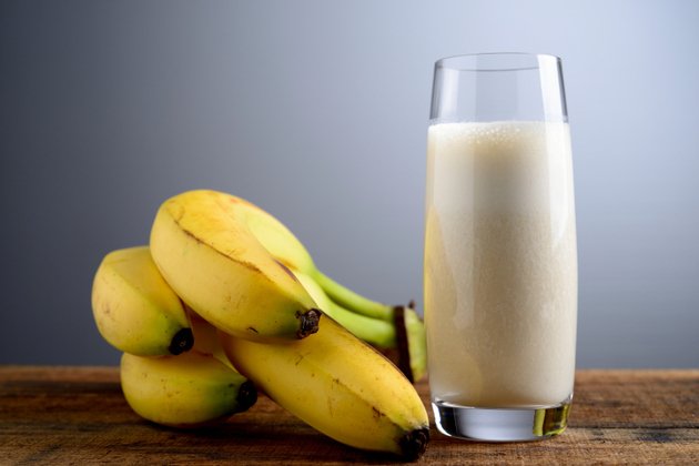 comercongusto's tweet photo. 4 batidos de banana para combatir la retención de líquidos y bajar de peso. https://t.co/jgFj8UOVHn #recetas https://t.co/3k5PgOIOvo