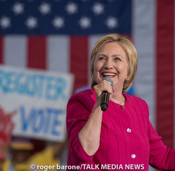 fotosfromphilly's tweet photo. @HillaryClinton visits #WestPhillyHigh @PhillyCityRep @TheDemocrats PHOTO GALLERY--> https://t.co/P3dGUUw1Oh https://t.co/oGZR9GOXjH