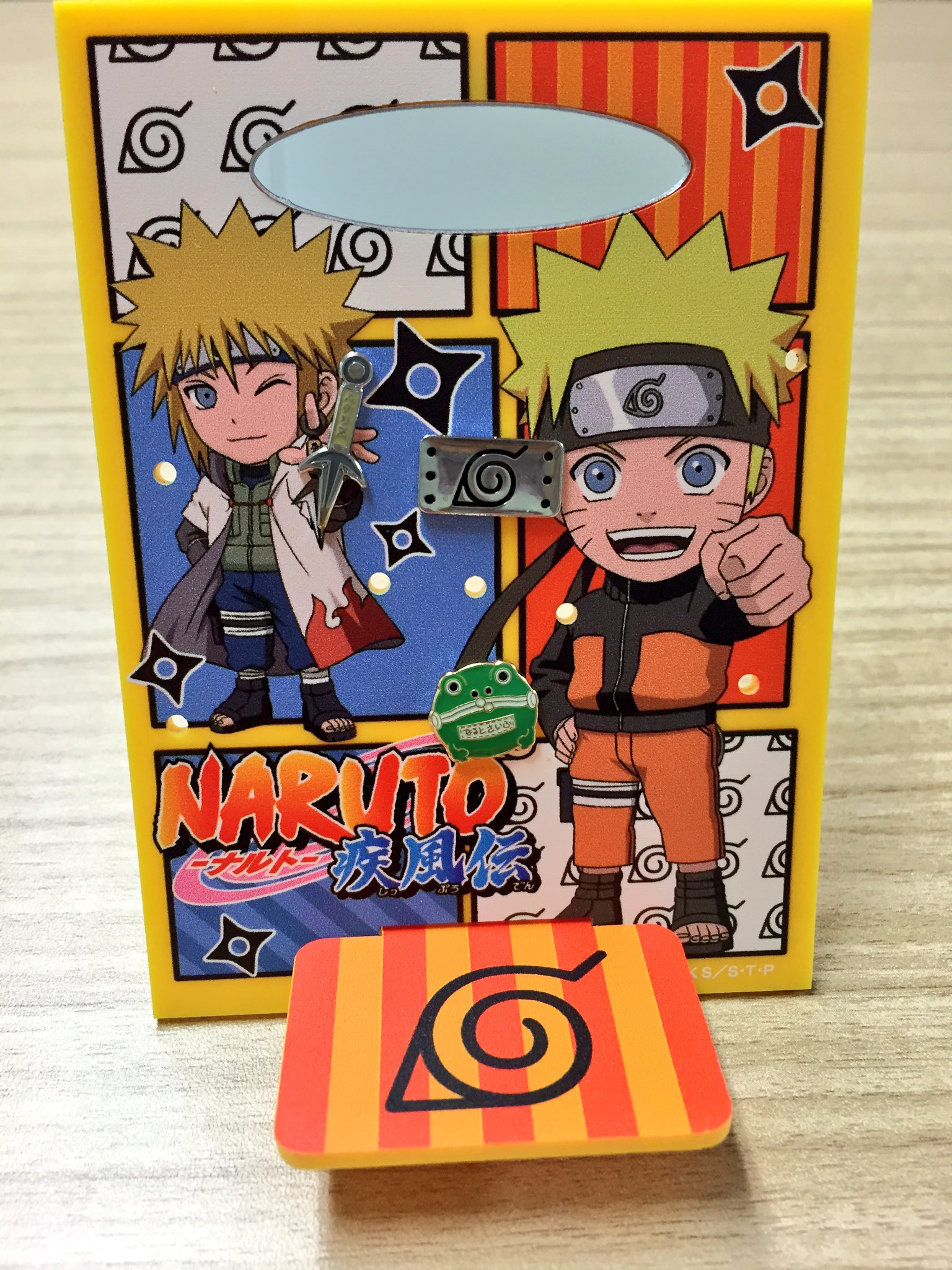 ジャンプショップ Jump Shop 公式 Jump Shop最新グッズ情報 Naruto ナルト 疾風伝 ピアス ピアススタンドセット 各 2 000 税 ナルトが好きなひとにはぜひともつけてもらいたいグッズが登場 お部屋のインテリアにもなるぞ