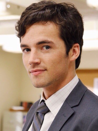 FlashPll's tweet photo. RT if love  @IANMHARDING ❤️❤️❤️❤️ @PLLTVSeries https://t.co/3rgapfzMSn