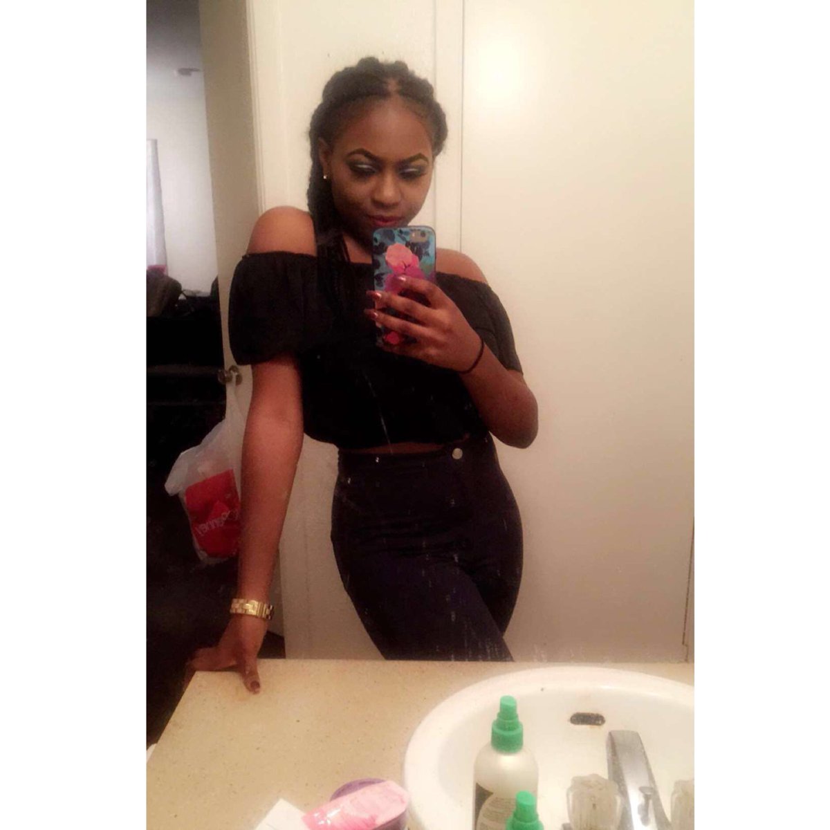 Legitgorgeous_'s tweet photo. #DarkSkinGyalTwitter love my skin 🍫✨ https://t.co/HzrLjv7Zjq