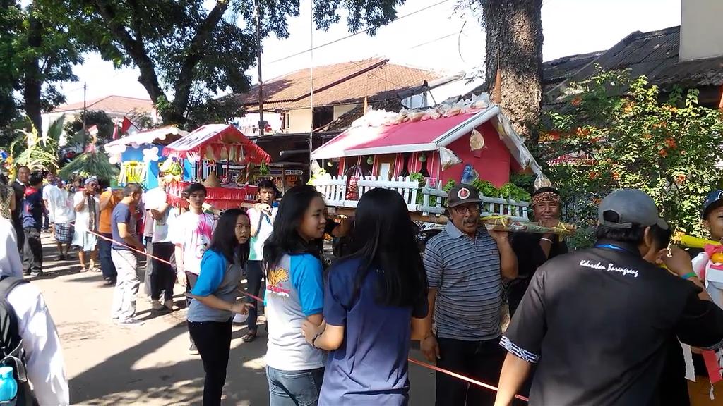 AlsHisname's tweet photo. @ridwankamil karnaval @KBurangrang @keclengkong Rw.08 @karangtaruna https://t.co/0rXHdMYudX