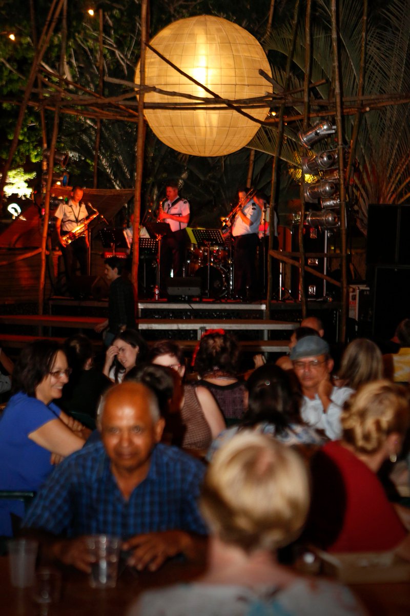 AusAirForce's tweet photo. Members of the public enjoy music by the #RAAF Jazz Band at the #dfest16 during #ExPB16 #YourADF https://t.co/WzUJJ47gnW