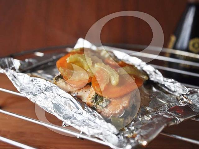 8Receptov's tweet photo. Лосось запечённый в фольге с овощами и зеленью
#8рецептов #8receptov #лосось_в_фольге  

Больше на: 8receptov.ru https://t.co/o3dQzvTIFs