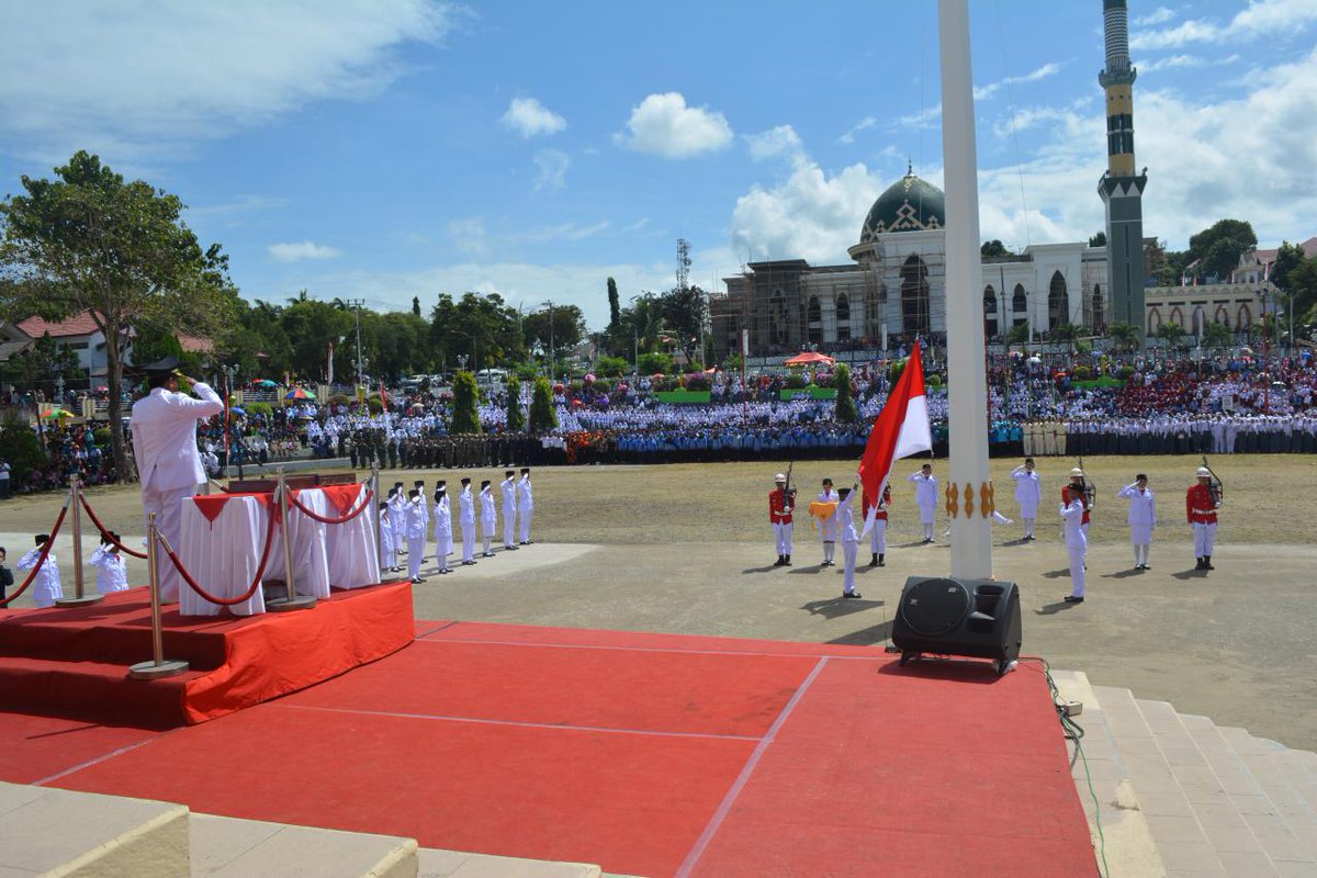 UPACARA PERINGATAN DETIK-DETIK PROKLAMASI KEMERDEKAAN HUT RI KE-71 BERLANGSUNG KHIDMAT kodim1423.kodam-wirabuana.mil.id/2016/08/17/upa…