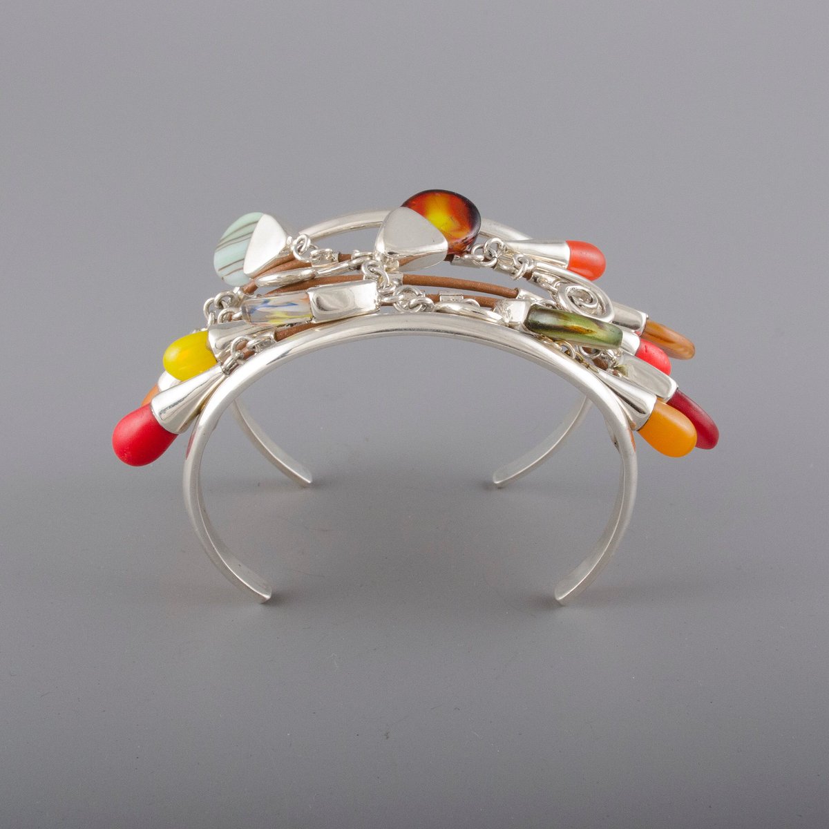 NdauCollection's tweet photo. The elemental Fire bracelet, aflame with antique Malian wedding beads #NdauCollection https://t.co/B7s3TP1YZ7
