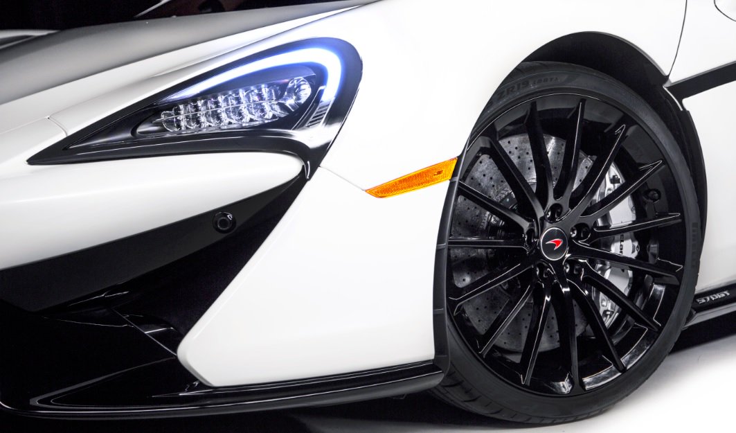 #McLaren #570GT By MSO Concept due to debut at #PebbleBeach features Piano Black package and Electro-Chromic Roof