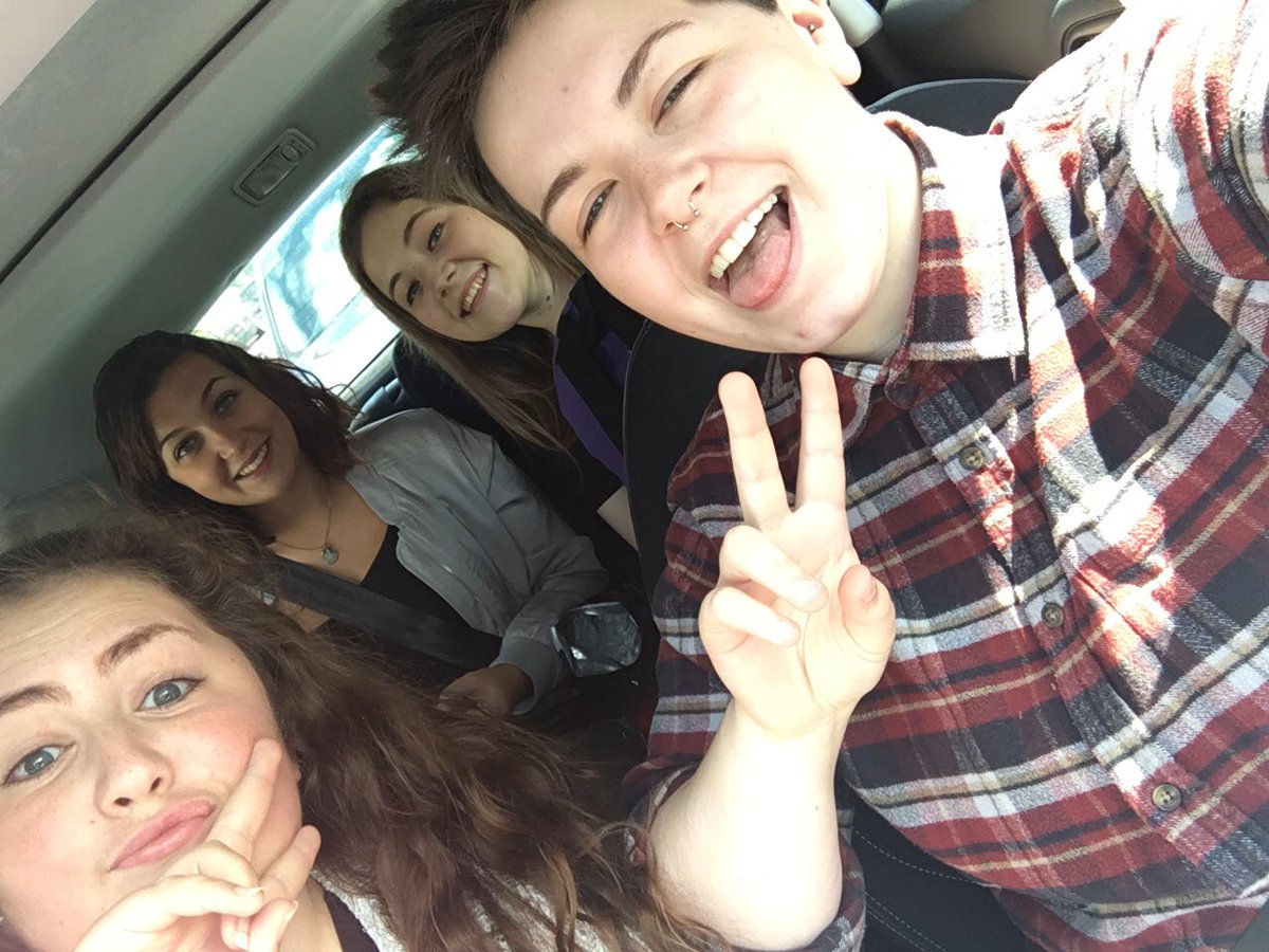 omfgcolleen's tweet photo. @LucyBowyer1 was here fam @ColleenB123 @iloveballingers @Abbie_Olivia https://t.co/Oz6bf1dJe4