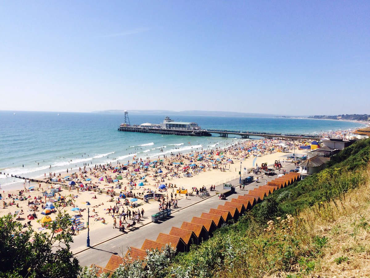 NatMurphy2012's tweet photo. Bournemouth looking splendid in the sunshine #Dorset #bmthairfest https://t.co/DqoAwfM0ch