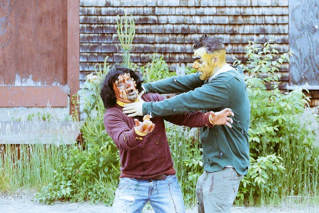 PlagaZombie4's tweet image. #muppets #zombies @GoreHorCom @PromotionHorror @PromoteHorror @Indie_Horror #supportindiehorror @PlagaZombie E and B