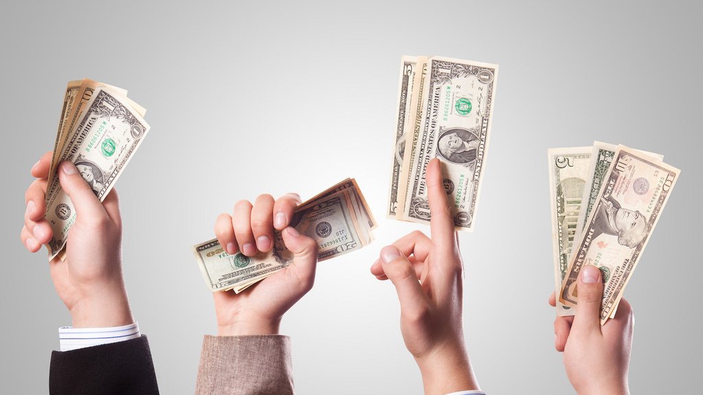 lifehacker's tweet photo. Monitor your money, instead of budgeting every dime, for a less stressful financial life: https://t.co/93Gw01G6EO https://t.co/S9loPnHIKv