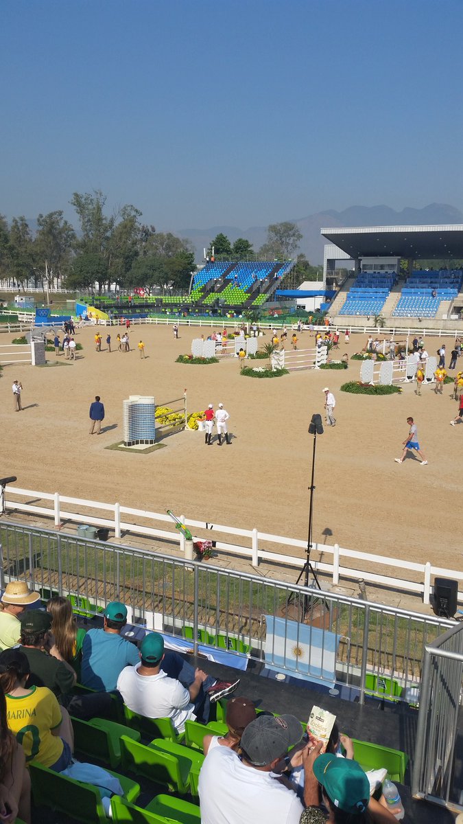 Tiffany and Amy discussing strategy #TwoHearts #equestrianshowjumping #Rio 2016