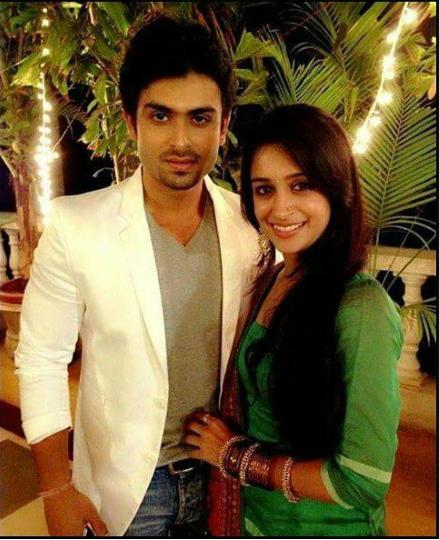 HusnaAsard's tweet photo. Very cute couple❤ @prem3001827 @ms_dipika https://t.co/9kxstuRH9i