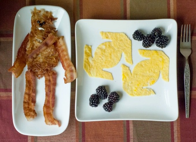 beertrekkie's tweet photo. A good breakfast begins with #StarWars??
#Chewbacca #Hashbrows with #TieFighter #Eggs & #blackberries!
#Chewy! https://t.co/VwKjrOTKQ2