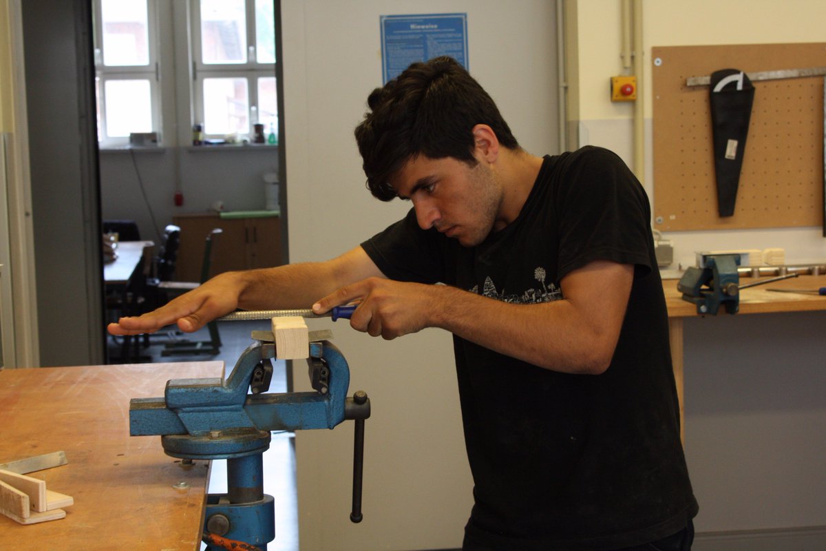 Flüchtlingshilfe tweet media