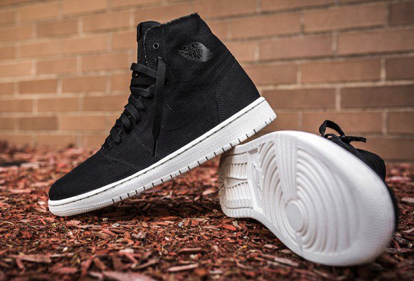 thesolesupplier's tweet image. A deconstructed Jordan 1 is launching on Saturday. Which is your favourite colourway?

thesolesupplier.co.uk/?s=Jordan+1+Hi…