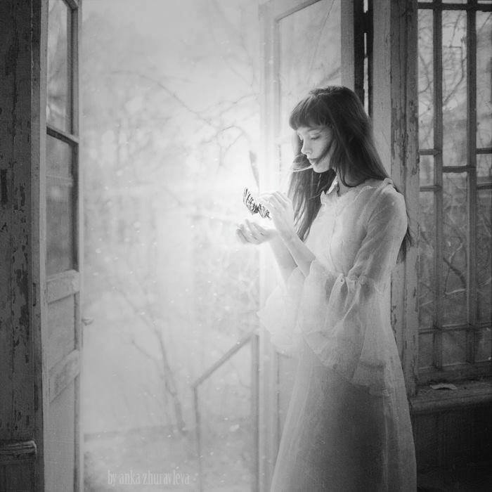 Синева внутри меня" (2017 год). Женщина в храме фото. Аой и акане она видела небо. Женщина в храме. Смотрю я в синеву.