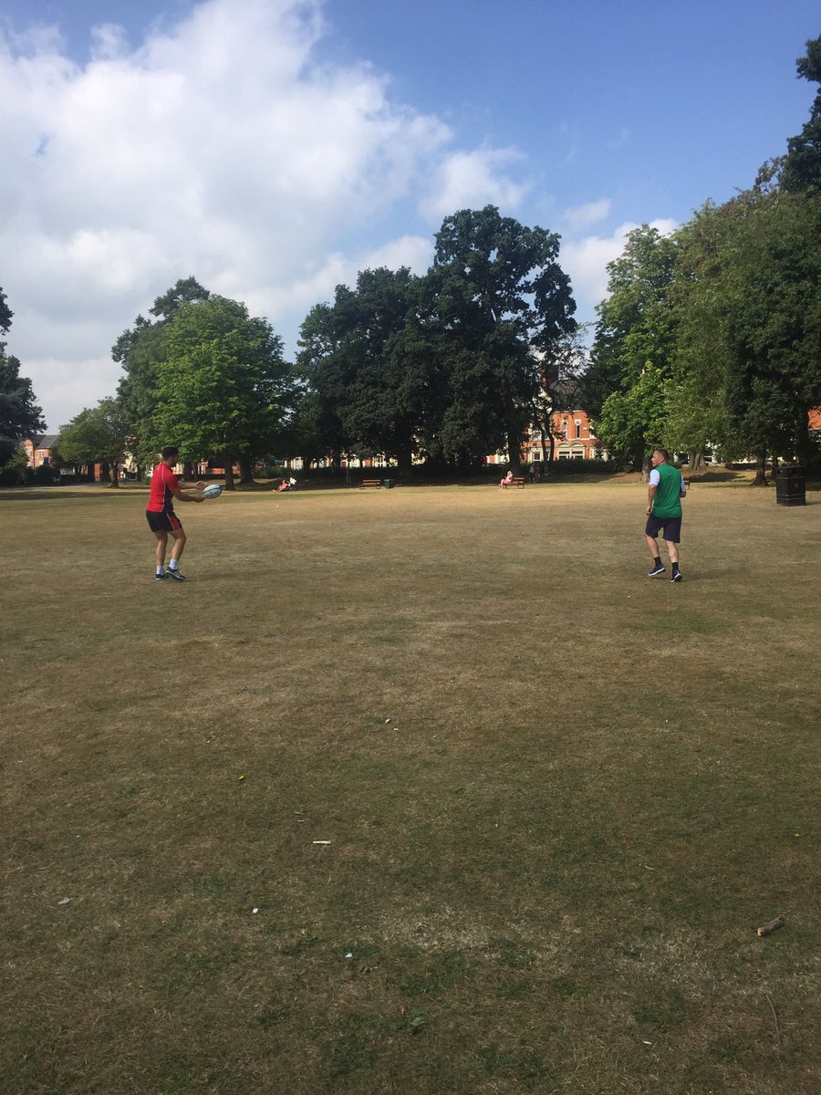 EngTryConvert's tweet image. A morning pass session with @AdamKing13 and @alexleguevel helping develop passing techniques #spiritofrugby