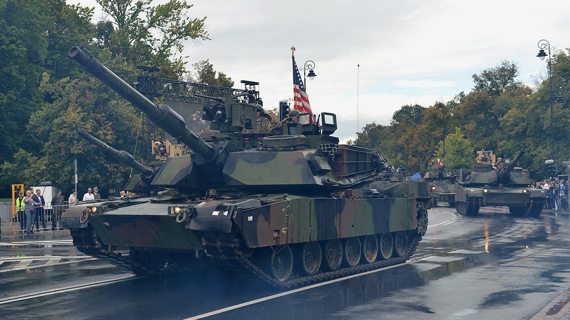 Poland_MOD's tweet photo. Thank you @USArmyEurope @1ABCT_3ID for being with us during #PolishArmyDay #Defilada2016 https://t.co/E7Gq8xNQdv