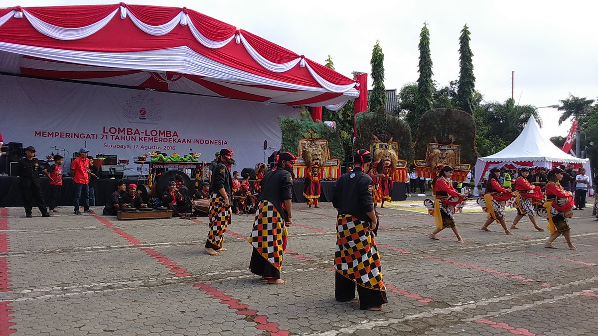 Funtastic5_ED's tweet photo. 17an, Telkom Ketintang Surabaya @parwi66 @_funtastic5_ #TelkomFuntastic5 #EDTREG5 #teamwork #BUMNHadirUntukNegeri https://t.co/F73HCBEDPb
