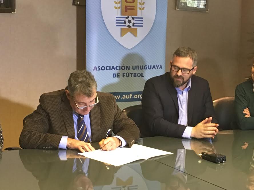 The Uruguayan Football Association @AUFOficial and @Cruyff_Inst_INT signed an agreement #EducatingSportLeaders