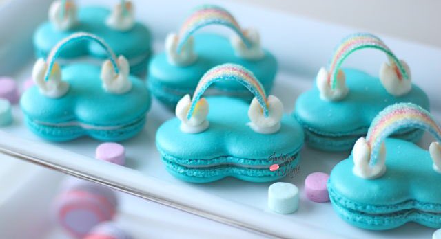CutestThings8's tweet photo. Rainbow cloud macarons https://t.co/WqQzspPQjm