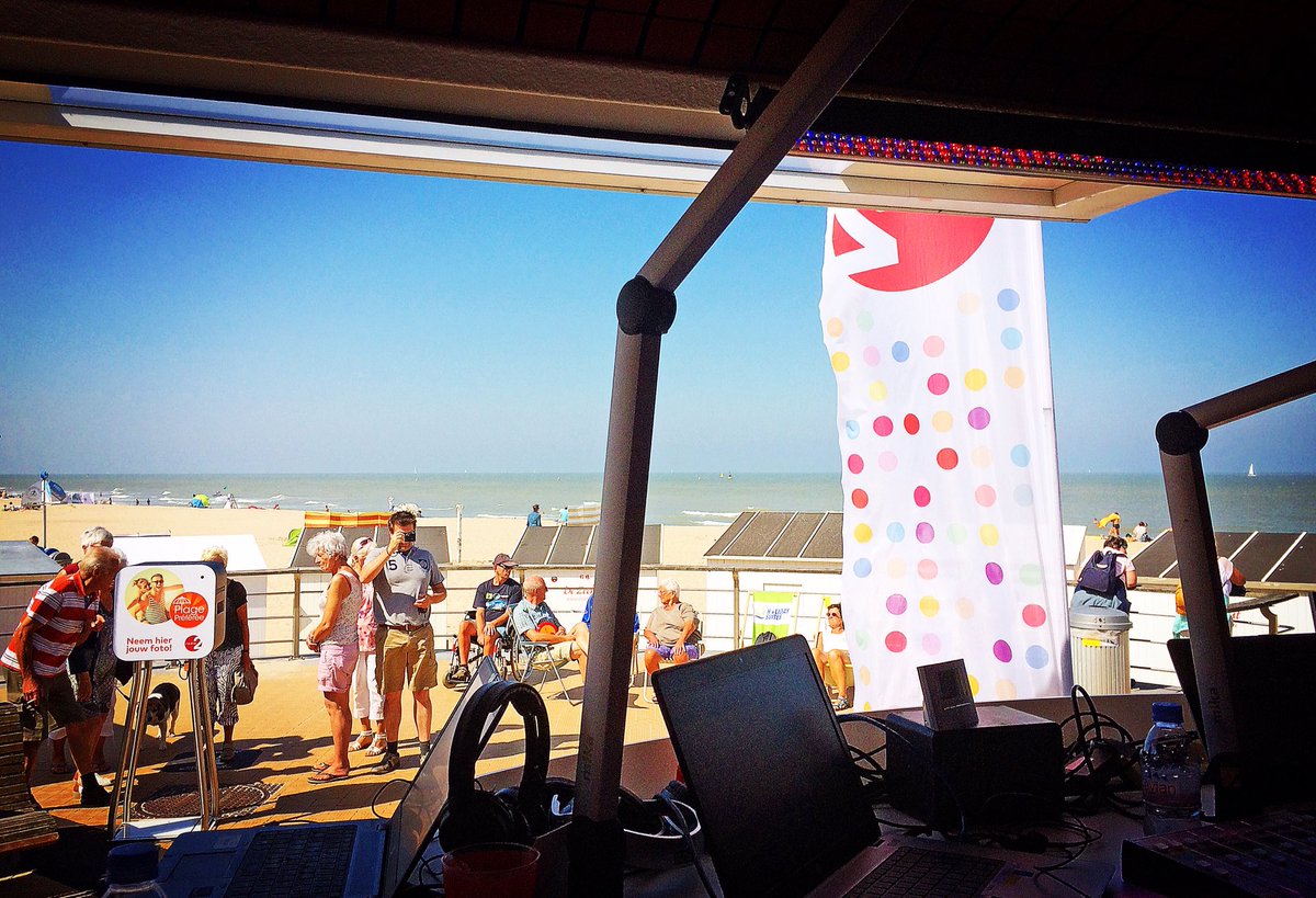 Office with a view. Daarnet te gast bij Radio 2 WVL aan zee. <a href="/vrtradio2/">radio2</a> #Mariakerke_Oostende