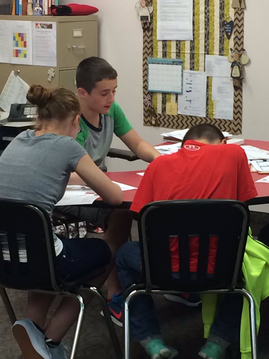 SWhiteBMS's tweet photo. Mr. Elliott teaching! He's a rockstar! #bhmsd https://t.co/b1JLJNfEWd