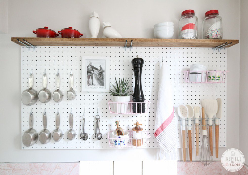 h2hShowcase's tweet image. RT @myhomeideas: Maximize #DIY kitchen storage with pegboard thesnug.com/maximize-kitch… &amp;amp;lt;------