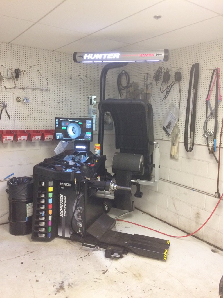 NovaEquip's tweet photo. We just provided a #MercedesBenz dealership this @HunterEngCo #GSP97MB #Roadforce #Wheel #Balancer https://t.co/JKmodCMpRe