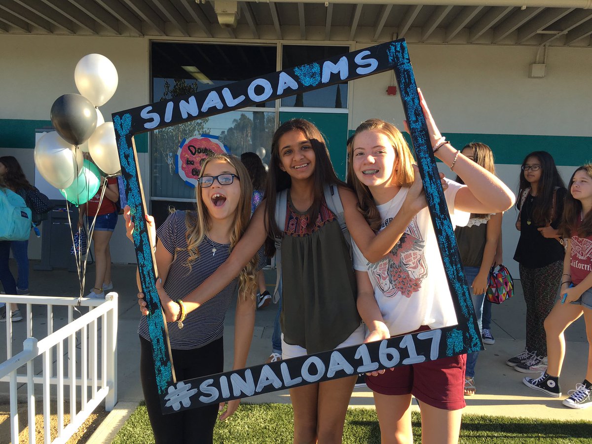 A big shout out to Mr. Knizek, who made our first-day-of-school photo frame for the kids! You rock!! 😊🙌🏻