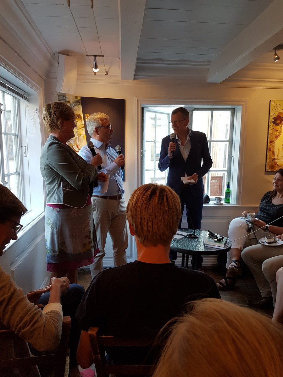 HMRysst's tweet photo. Fra høy lønn­som­het til lave utslipp. Duell Kristin Halv­or­sen og Karl Eirik Schjøtt-Pe­der­sen @ArendalsUka https://t.co/kLH1Jo6PMp