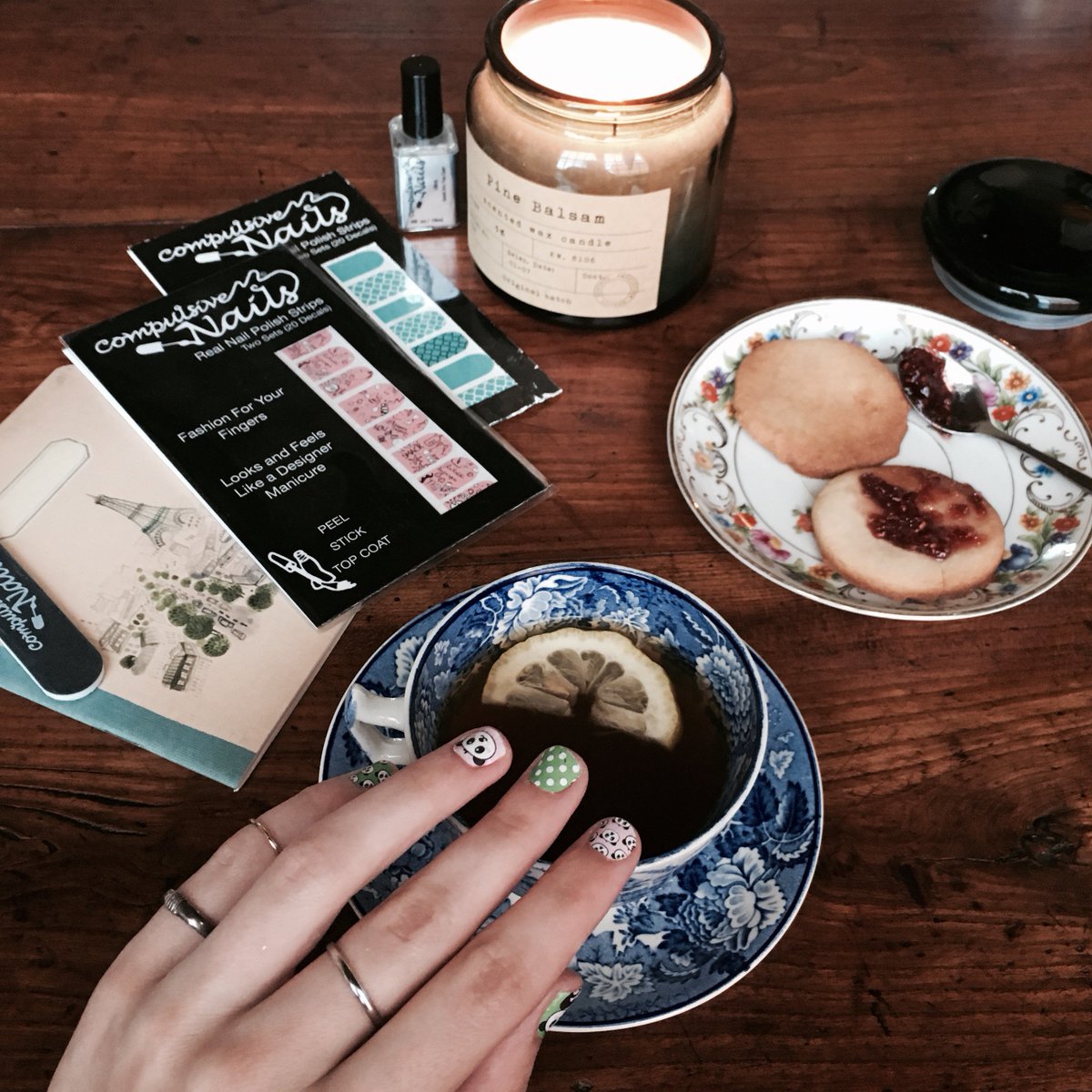 CompulsiveNails's tweet image. BeauTeaTime &amp;amp; 🐼 #nailart --&amp;gt; Happy #Wednesday!
#panda #makeup #teatime #DIY #summernails #summernailart