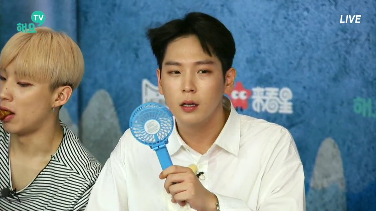 BlingerChan's tweet photo. Himchan is so hot omg https://t.co/OAgsS0YFXV