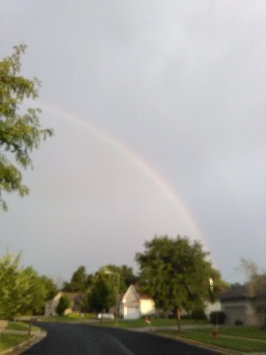 Horrorlimey's tweet photo. rainbow above my house today ! https://t.co/BMpgYhHqrw