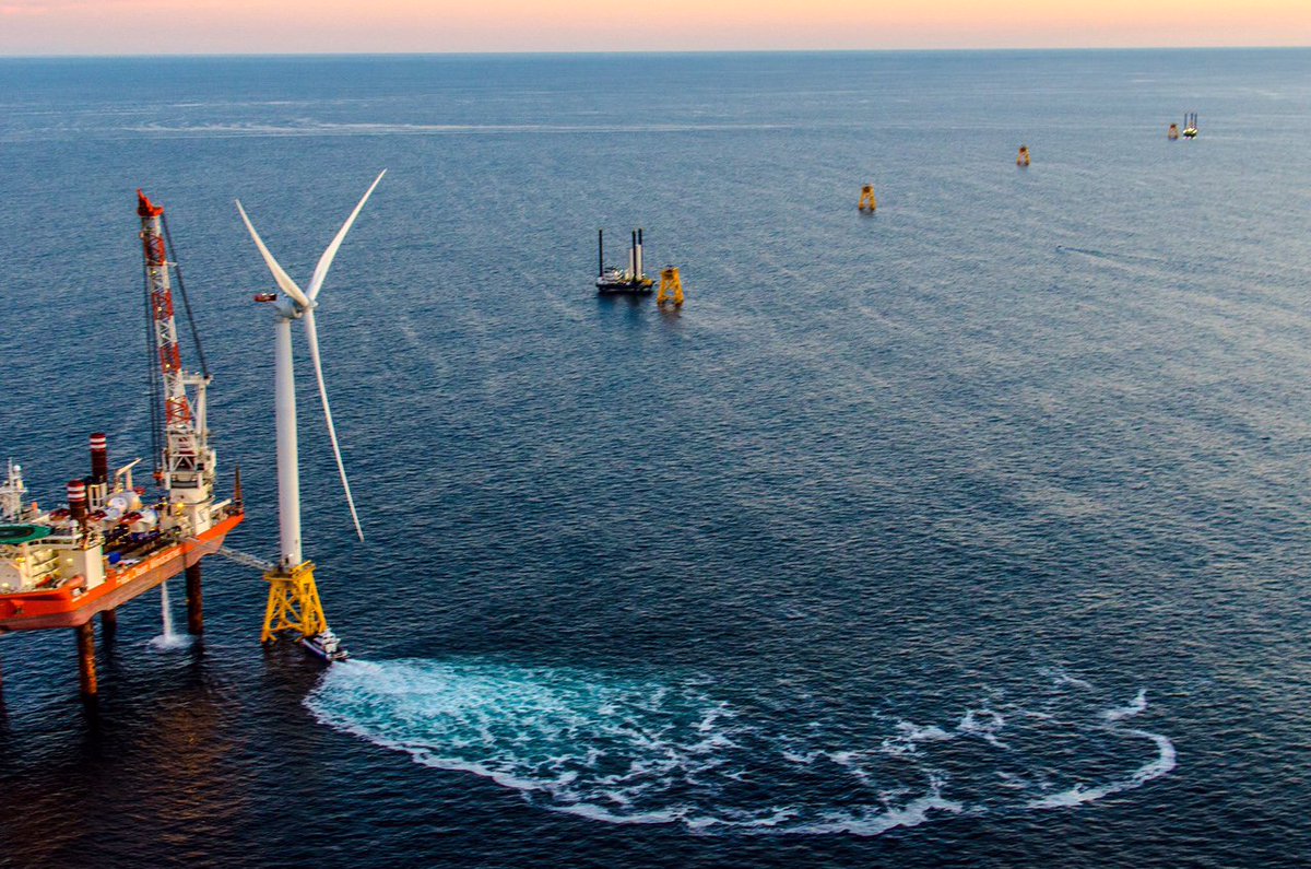 USCleanPower's tweet photo. Here's a photo collection from construction at America's first #offshorewind farm https://t.co/vtg9MnBUbX #windworks https://t.co/5O4e4ukdbv
