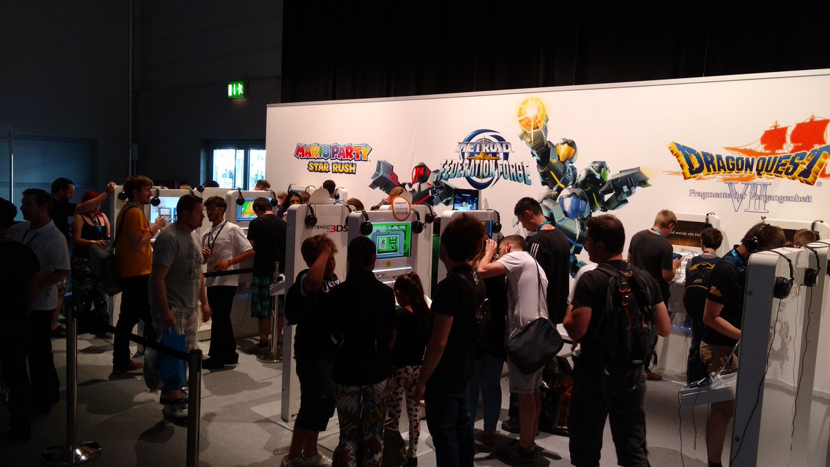 13amgames's tweet image. Even adventure mode draws a crowd! #RunbowPocket #gamescom2016 Halle 9.1!