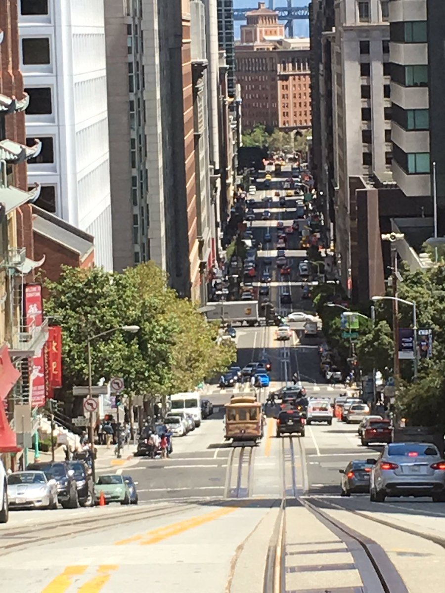 Twitter 上的 山本さほ 6 30 7 14に最新刊2冊発売します 最後に有名な路面電車です サンフランシスコは坂が多いのでこういう交通機関が栄えたそう 身を乗り出して乗る危険行為も出来ます T Co Wkj5yvjdk7 Twitter