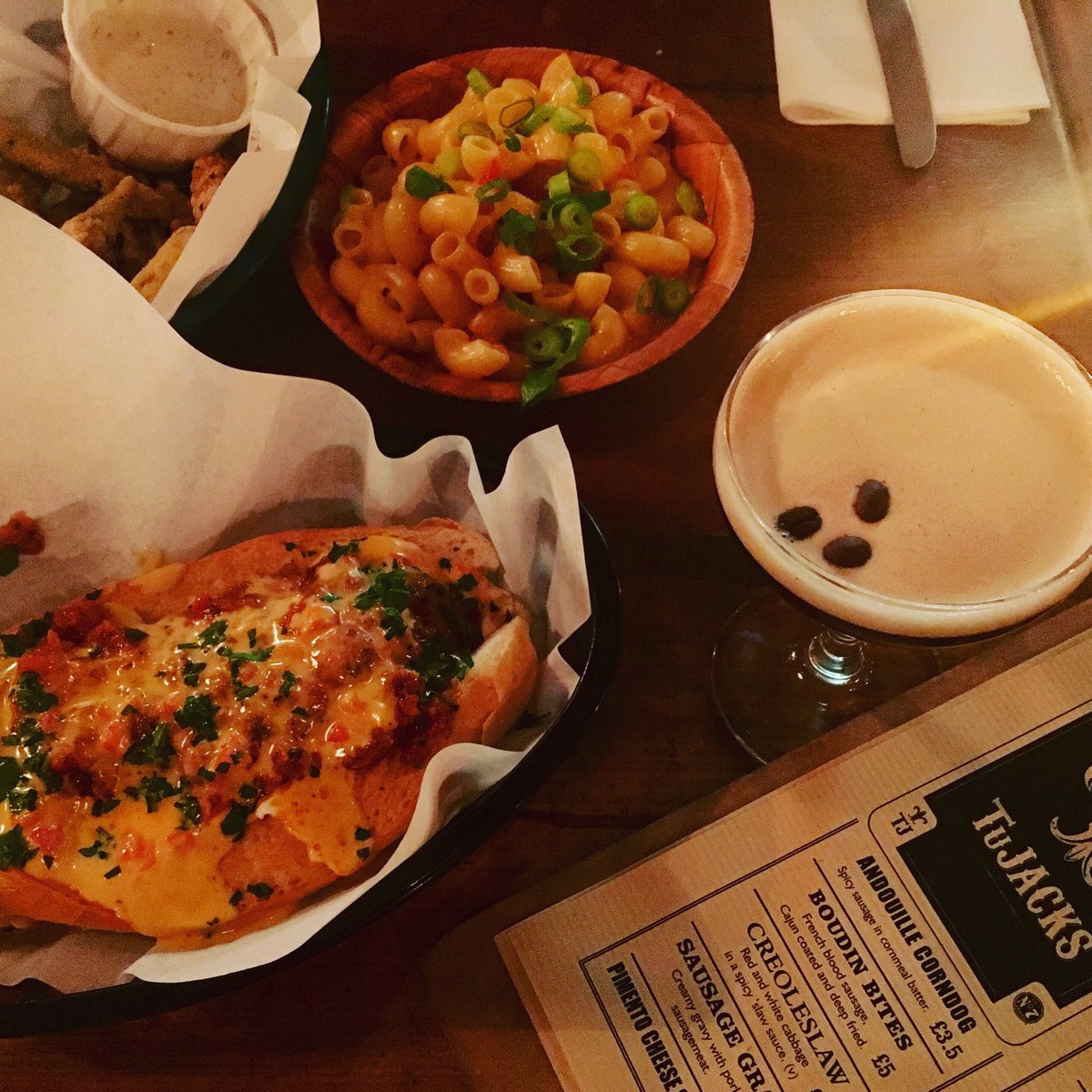 therealtujacks's tweet photo. Dinner plans for tonight? #NewOrleansRestaurant #Poboy #macncheese #Shoreditch #openlate #soulfood https://t.co/88fNElKFk4