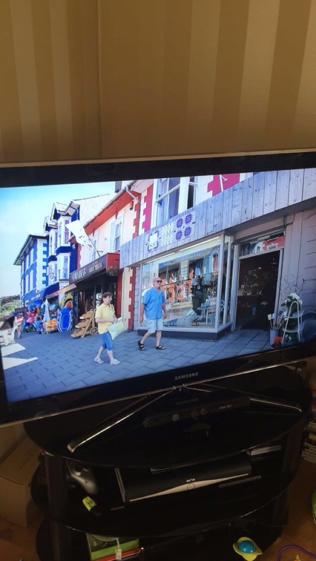 Llaethliw's tweet photo. A great item on @Prynhawnda promoting Aberaeron @AberaeronINFO @hmaberaeron @OrielAeron @TheHive99 @ganSELD https://t.co/VYO1DSMxcb